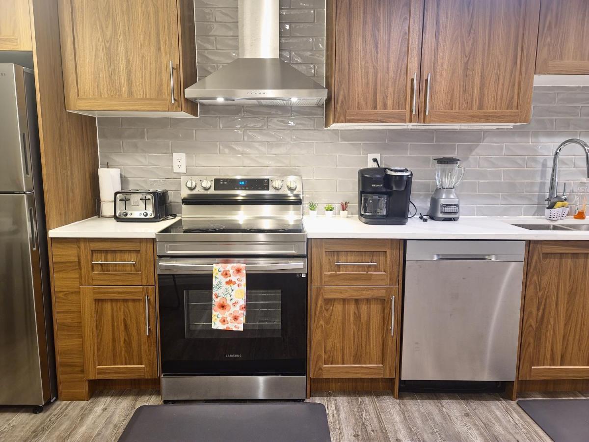 Dreamstays Calgary Bagian luar foto
