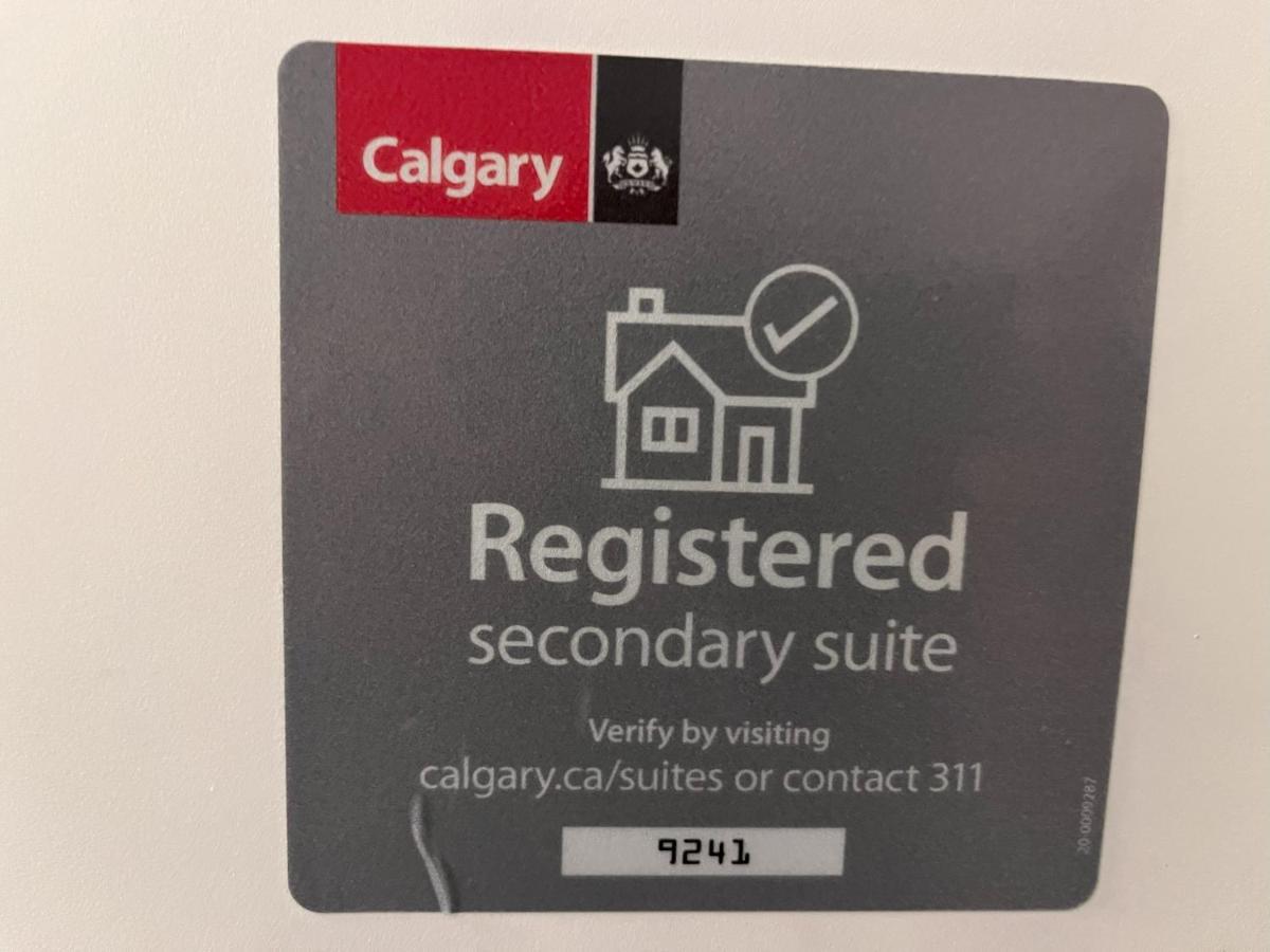 Dreamstays Calgary Bagian luar foto