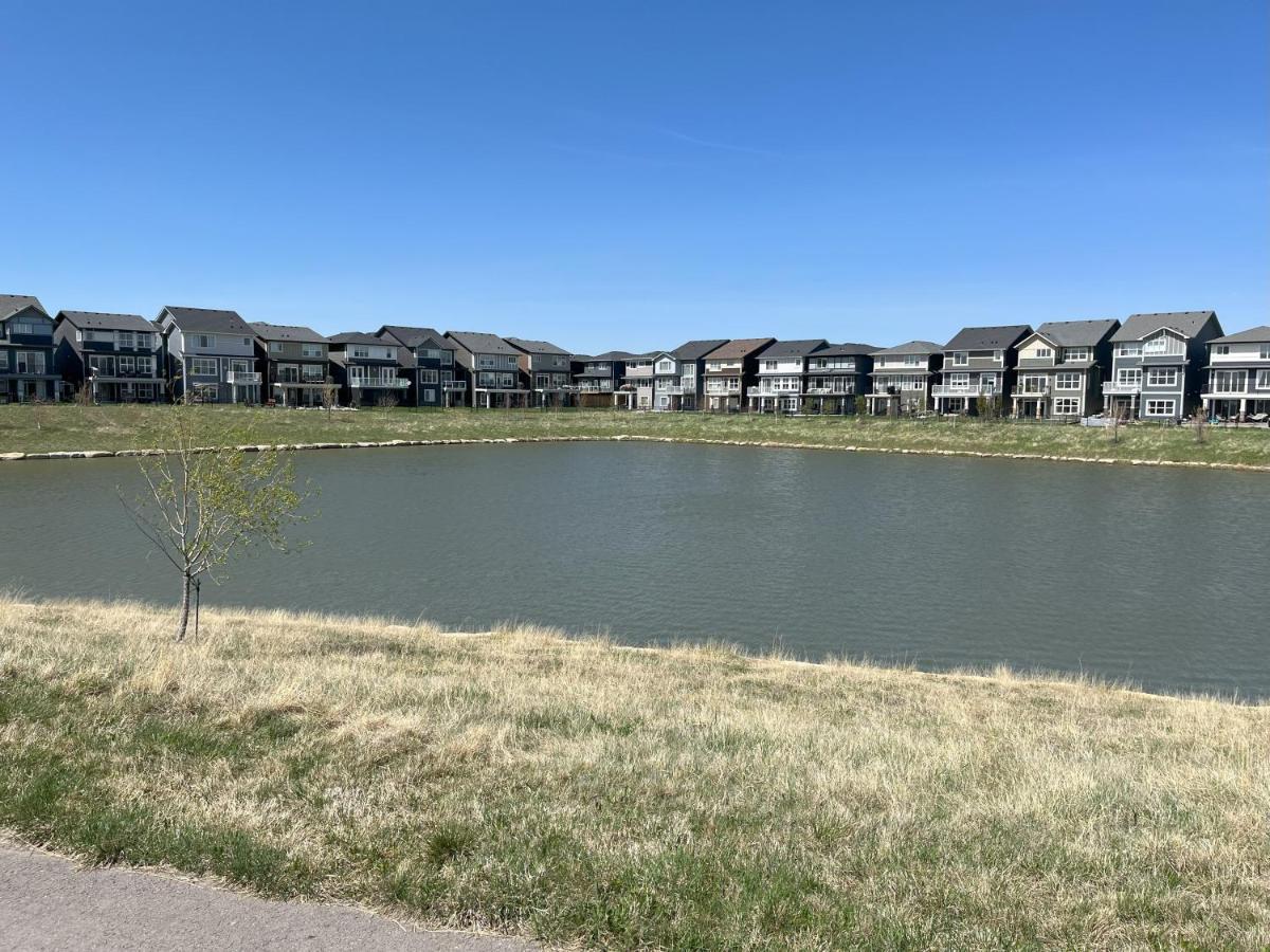 Dreamstays Calgary Bagian luar foto
