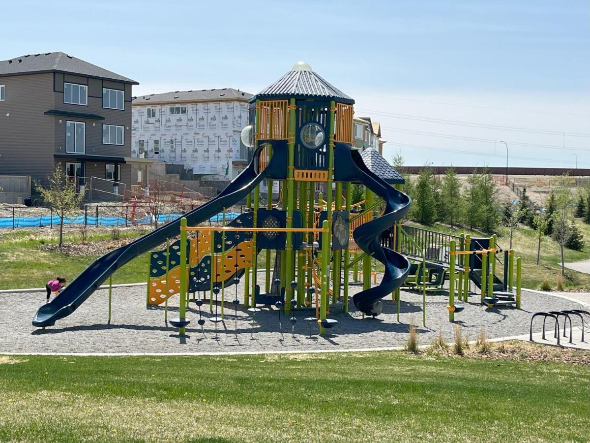 Dreamstays Calgary Bagian luar foto